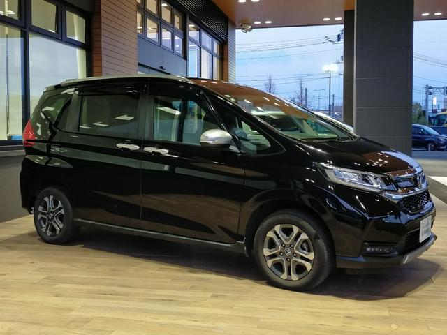 フリード+ クロスター・ホンダセンシング 5人乗り/Bluetooth対応純正ナビ/前後ドラレコ/両側電動スライドドア/サイドカーテンエアバッグ/シートヒーター(18枚目)