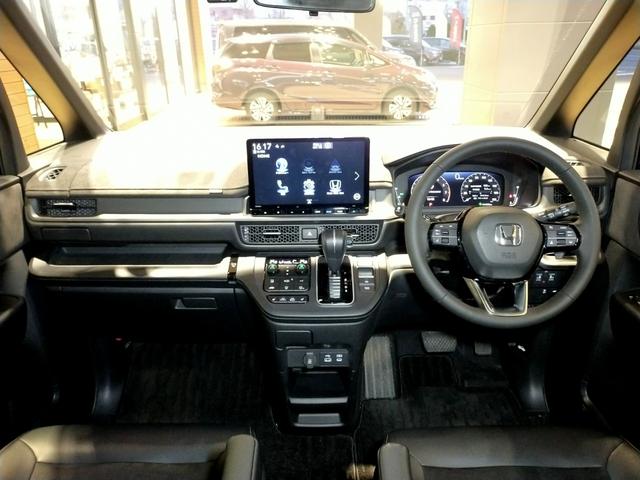 ステップワゴン スパーダプレミアムライン　Ｂｌｕｅｔｏｏｔｈ－ＤＶＤ対応純正フルセグナビ／マルチビューカメラ／ＥＴＣ／ブラインドスポットインフォ／両側電動スライドドア／オットマン付セカンドシート／前後ドライブレコーダー／夏冬タイヤセット（4枚目）