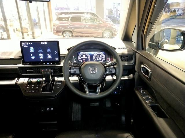 ステップワゴン スパーダプレミアムライン　Ｂｌｕｅｔｏｏｔｈ－ＤＶＤ対応純正フルセグナビ／マルチビューカメラ／ＥＴＣ／ブラインドスポットインフォ／両側電動スライドドア／オットマン付セカンドシート／前後ドライブレコーダー／夏冬タイヤセット（33枚目）