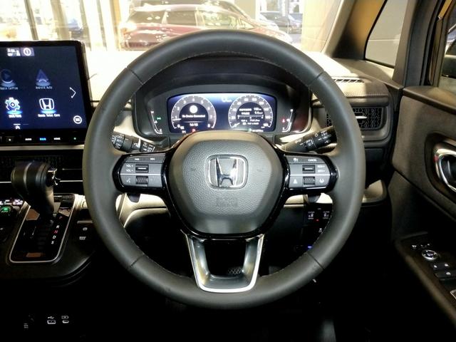 ステップワゴン スパーダプレミアムライン　Ｂｌｕｅｔｏｏｔｈ－ＤＶＤ対応純正フルセグナビ／マルチビューカメラ／ＥＴＣ／ブラインドスポットインフォ／両側電動スライドドア／オットマン付セカンドシート／前後ドライブレコーダー／夏冬タイヤセット（35枚目）