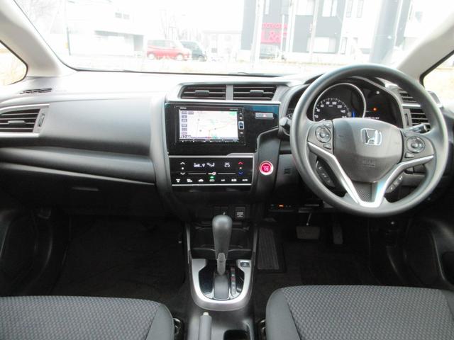 フィット １３Ｇ・Ｆパッケージコンフォートエディション　Ｂｌｕｅｔｏｏｔｈ－ＤＶＤ対応フルセグナビ／３モードバックカメラ／ＥＴＣ／ホンダセンシング／ＬＥＤヘッドライト／ステアリングリモコン／リモコンエンジンスターター／夏冬タイヤセット（4枚目）