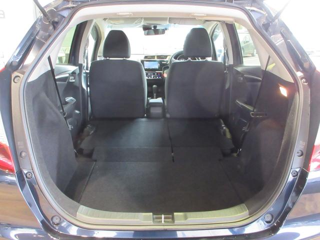 フィット １３Ｇ・Ｆパッケージコンフォートエディション　Ｂｌｕｅｔｏｏｔｈ－ＤＶＤ対応フルセグナビ／３モードバックカメラ／ＥＴＣ／ホンダセンシング／ＬＥＤヘッドライト／ステアリングリモコン／リモコンエンジンスターター／夏冬タイヤセット（35枚目）