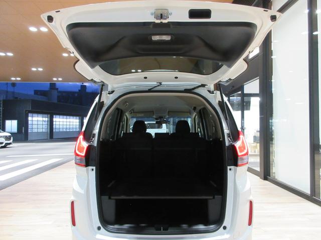 フリード＋ハイブリッド ハイブリッドＧ・ホンダセンシング　Ｂｌｕｅｔｏｏｔｈ対応純正ナビ／３モードバックカメラ／ＥＴＣ／ホンダセンシング／ＬＥＤヘッドライト／ステアリングリモコン／フロントドライブレコーダー／夏冬タイヤセット（24枚目）