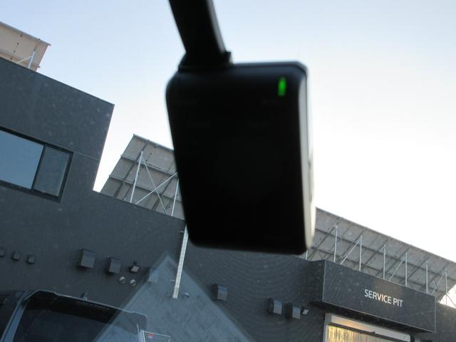 フィット ホーム　Ｂｌｕｅｔｏｏｔｈ－ＤＶＤ対応フルセグナビ／３モードバックカメラ／ＥＴＣ／ホンダコネクト／ＬＥＤヘッドライト／ステアリングリモコン／フロントドライブレコーダー／夏冬タイヤ（10枚目）