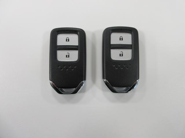 フィット ホーム　Ｂｌｕｅｔｏｏｔｈ－ＤＶＤ対応フルセグナビ／３モードバックカメラ／ＥＴＣ／ホンダコネクト／ＬＥＤヘッドライト／ステアリングリモコン／フロントドライブレコーダー／夏冬タイヤ（69枚目）