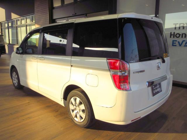 ステップワゴン ＧＬパッケージ　Ｂｌｕｅｔｏｏｔｈ対応ワンセグディスプレイオーディオ／両側電動スライドドア／リヤクーラー／フロントガラスヒーター／夏冬タイヤセット（16枚目）