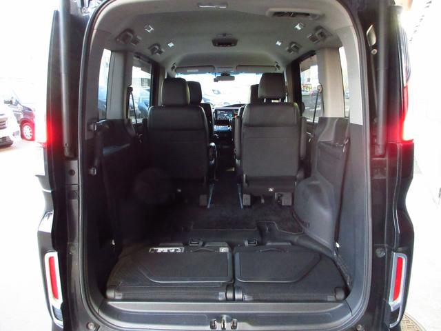 ステップワゴンスパーダ スパーダ・クールスピリットホンダセンシング　Ｂｌｕｅｔｏｏｔｈ－ＤＶＤ対応フルセグナビ／３モードバックカメラ／ＥＴＣ２．０／ホンダセンシング／ＬＥＤヘッドライト／両側電動スライドドア／前後ドライブレコーダー／リモコンエンジンスターター（17枚目）