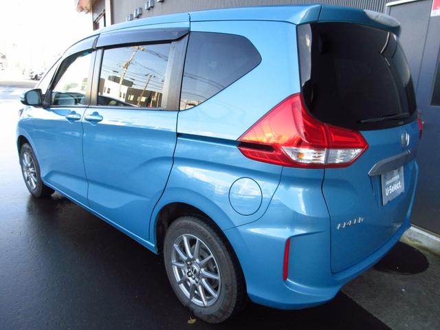 フリード Ｇ　純正ワンセグディスプレイオーディオ／３モードバックカメラ／ＥＴＣ／助手席側電動スライドドア／ステアリングリモコン／夏冬タイヤセット（6枚目）