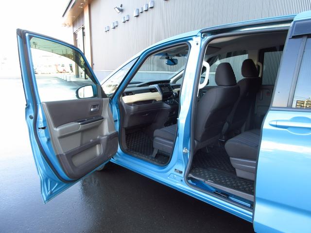 フリード Ｇ　純正ワンセグディスプレイオーディオ／３モードバックカメラ／ＥＴＣ／助手席側電動スライドドア／ステアリングリモコン／夏冬タイヤセット（7枚目）