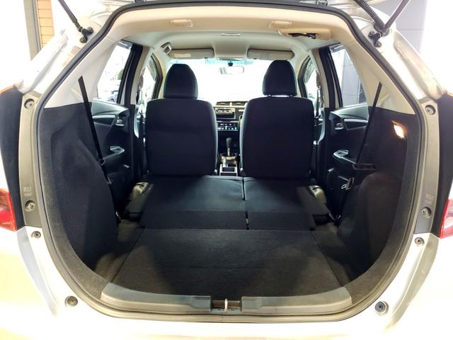 フィット １３Ｇ・Ｆ　純正ＣＤチューナー／ドアミラーヒーター／オートリトラミラー／リモコンエンジンスターター／夏冬タイヤセット／ワンオーナー／プッシュスタートスイッチ＋スマートキー／エコモードボタン（32枚目）