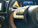 ■ステアリングリモコン付き。ハンドルから手を離さずにオーディオ操作ができるので、運転中も視線を外さず安心です。