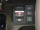 ■電子パーキングブレーキ■スイッチ操作で簡単にパーキングブレーキを作動・解除。坂道発進や停車時も安心で、足元がすっきりするのも魅力です。