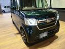 ■フルLEDヘッドライト搭載。白く明るい光で、夜道に遠くまで視界良好です。対向車からの視認性も高まり、安全性が向上します。