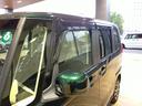 ■雨の日でも窓を少し開けて換気できるドアバイザーを装備。車内を快適に保ち、日常使いにも役立ちます。