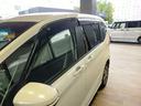 ■雨の日でも窓を少し開けて換気できるドアバイザーを装備。車内を快適に保ち、日常使いにも役立ちます。