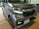 ■フルLEDヘッドライト搭載。白く明るい光で、夜道に遠くまで視界良好です。対向車からの視認性も高まり、安全性が向上します。