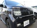 ■フルLEDヘッドライト搭載。白く明るい光で、夜道に遠くまで視界良好です。対向車からの視認性も高まり、安全性が向上します。