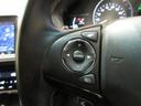 ■ステアリングリモコン付き。ハンドルから手を離さずにオーディオ操作ができるので、運転中も視線を外さず安心です。