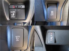 ■片側電動スライドドア■運転席脇のスイッチを押すだけで、片側のドアを開閉することが出来ます！ 7