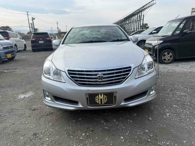 TOYOTA CROWN ROYAL SALOON I-FOUR NAVI PACKAGE