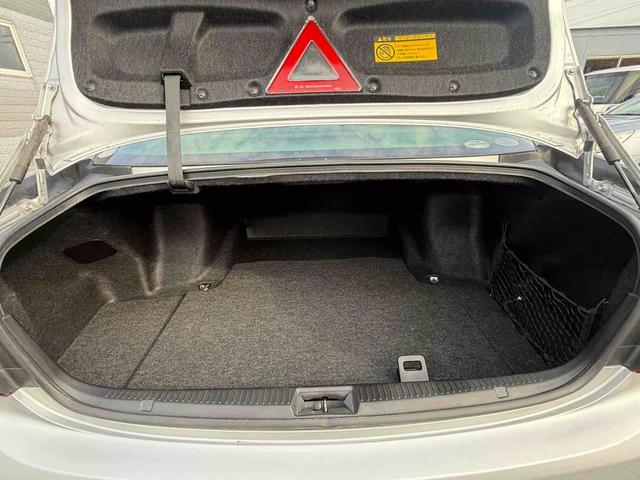 TOYOTA CROWN ROYAL SALOON I-FOUR NAVI PACKAGE