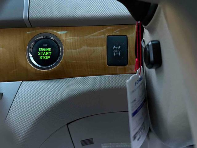 エスティマ 2.4アエラス Gエディション 4WD ETC バックカメラ ナビ 両側電動スライドドア HID スマートキー 電動格納ミラー 3列シート CVT アルミホイール 盗難防止システム 衝突安全ボディ ABS エアコン(7枚目)