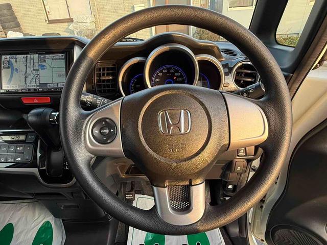 Ｎ－ＢＯＸカスタム Ｇ・Ｌパッケージ　４ＷＤ　ドライブレコーダー　両側スライド・片側電動　ナビ　ＴＶ　オートライト　ＨＩＤ　スマートキー　アイドリングストップ　ベンチシート　ＣＶＴ　盗難防止システム　ＡＢＳ　ＥＳＣ　アルミホイール（3枚目）