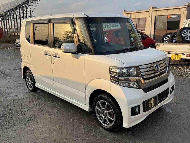 Ｎ－ＢＯＸカスタム Ｇ・Ｌパッケージ　４ＷＤ　ドライブレコーダー　両側スライド・片側電動　ナビ　ＴＶ　オートライト　ＨＩＤ　スマートキー　アイドリングストップ　ベンチシート　ＣＶＴ　盗難防止システム　ＡＢＳ　ＥＳＣ　アルミホイール（13枚目）
