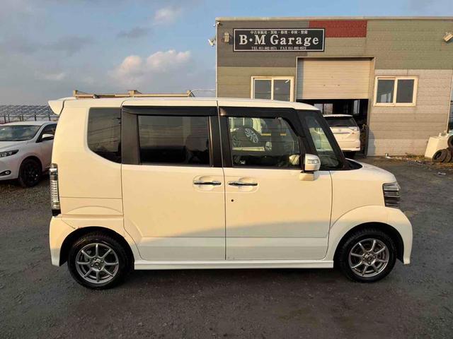 Ｎ－ＢＯＸカスタム Ｇ・Ｌパッケージ　４ＷＤ　ドライブレコーダー　両側スライド・片側電動　ナビ　ＴＶ　オートライト　ＨＩＤ　スマートキー　アイドリングストップ　ベンチシート　ＣＶＴ　盗難防止システム　ＡＢＳ　ＥＳＣ　アルミホイール（14枚目）