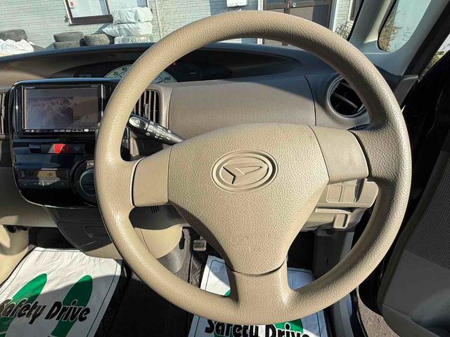 タント Ｘ　４ＷＤ　スライドドア　ナビ　ＴＶ　スマートキー　ベンチシート　ＡＴ　盗難防止システム　ＡＢＳ　アルミホイール　衝突安全ボディ　エアコン　パワーステアリング　パワーウィンドウ（3枚目）