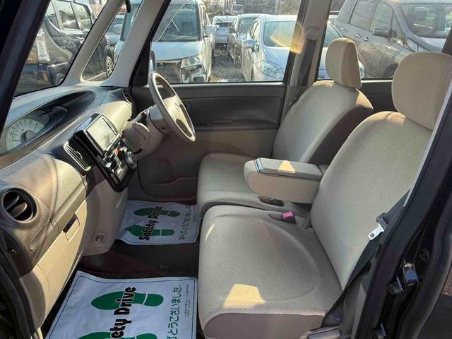 タント Ｘ　４ＷＤ　スライドドア　ナビ　ＴＶ　スマートキー　ベンチシート　ＡＴ　盗難防止システム　ＡＢＳ　アルミホイール　衝突安全ボディ　エアコン　パワーステアリング　パワーウィンドウ（9枚目）