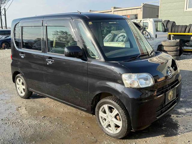 タント Ｘ　４ＷＤ　スライドドア　ナビ　ＴＶ　スマートキー　ベンチシート　ＡＴ　盗難防止システム　ＡＢＳ　アルミホイール　衝突安全ボディ　エアコン　パワーステアリング　パワーウィンドウ（13枚目）