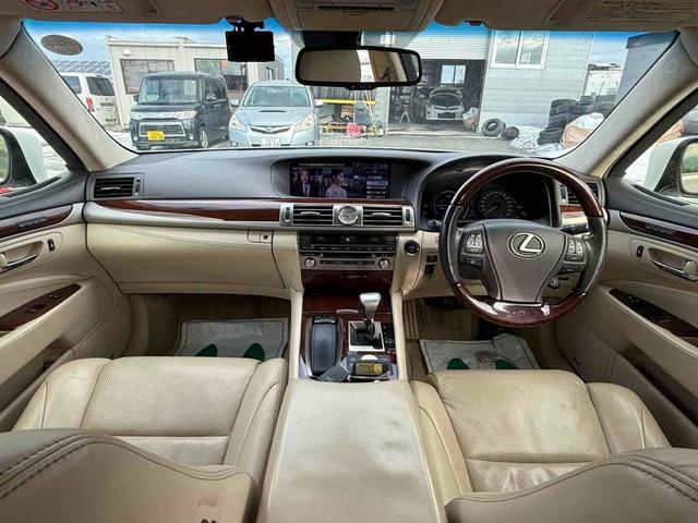 LS LS600h バージョンC Iパッケージ 4WD ドライブレコーダー クリアランスソナー オートクルーズコントロール バックカメラ ナビ TV アルミホイール オートマチックハイビーム ヘッドライトウォッシャー CVT シートヒーター(2枚目)