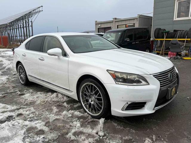 LS LS600h バージョンC Iパッケージ 4WD ドライブレコーダー クリアランスソナー オートクルーズコントロール バックカメラ ナビ TV アルミホイール オートマチックハイビーム ヘッドライトウォッシャー CVT シートヒーター(13枚目)