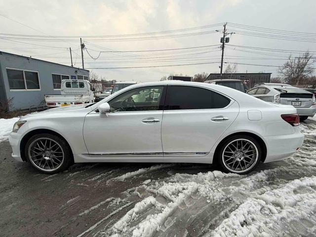 LS LS600h バージョンC Iパッケージ 4WD ドライブレコーダー クリアランスソナー オートクルーズコントロール バックカメラ ナビ TV アルミホイール オートマチックハイビーム ヘッドライトウォッシャー CVT シートヒーター(14枚目)