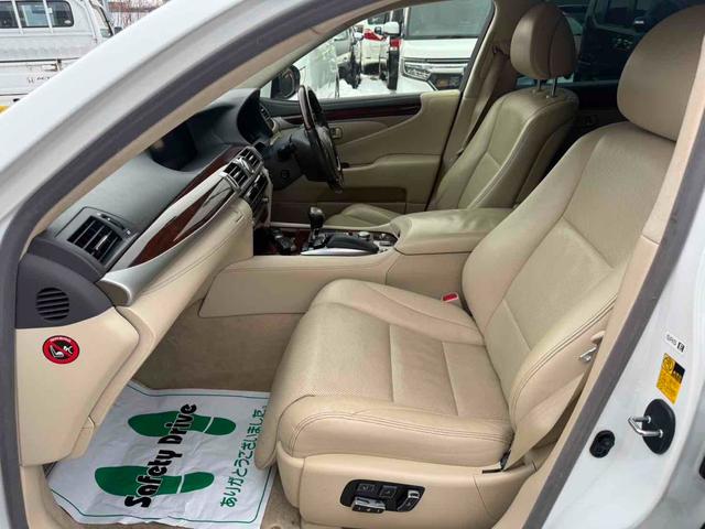 LS LS600h バージョンC Iパッケージ 4WD ドライブレコーダー クリアランスソナー オートクルーズコントロール バックカメラ ナビ TV アルミホイール オートマチックハイビーム ヘッドライトウォッシャー CVT シートヒーター(21枚目)