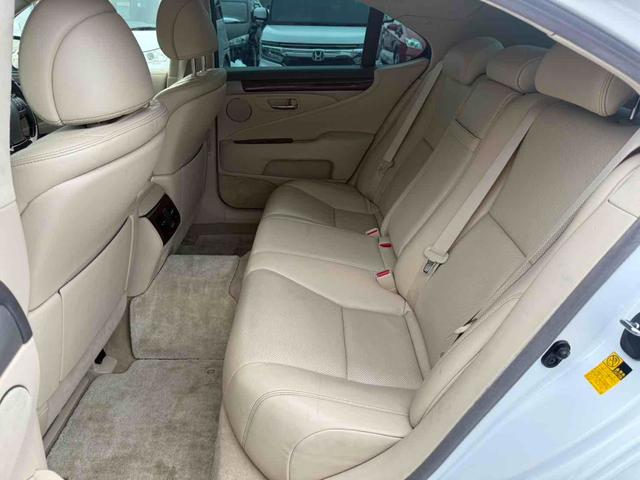 LS LS600h バージョンC Iパッケージ 4WD ドライブレコーダー クリアランスソナー オートクルーズコントロール バックカメラ ナビ TV アルミホイール オートマチックハイビーム ヘッドライトウォッシャー CVT シートヒーター(22枚目)