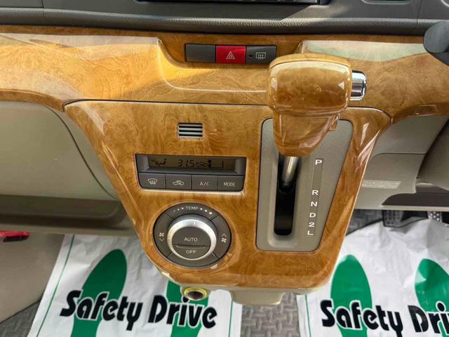 アトレーワゴン カスタムターボRSリミテッド 4WD 両側スライド・片側電動 ナビ TV HID キーレスエントリー ベンチシート ターボ AT 盗難防止システム ABS アルミホイール 衝突安全ボディ エアコン パワーステアリング(6枚目)