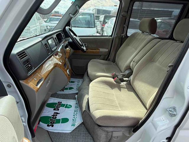 アトレーワゴン カスタムターボRSリミテッド 4WD 両側スライド・片側電動 ナビ TV HID キーレスエントリー ベンチシート ターボ AT 盗難防止システム ABS アルミホイール 衝突安全ボディ エアコン パワーステアリング(9枚目)