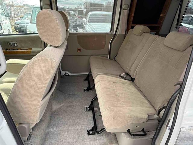 アトレーワゴン カスタムターボRSリミテッド 4WD 両側スライド・片側電動 ナビ TV HID キーレスエントリー ベンチシート ターボ AT 盗難防止システム ABS アルミホイール 衝突安全ボディ エアコン パワーステアリング(11枚目)