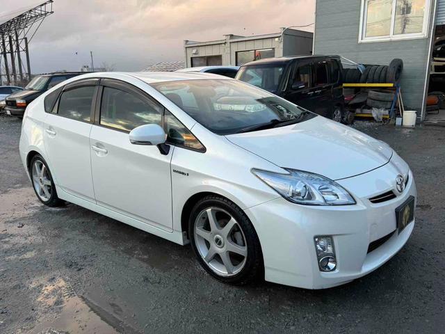 プリウス S ETC ナビ TV アルミホイール オートライト CVT スマートキー 電動格納ミラー 盗難防止システム Bluetooth 衝突安全ボディ ABS ESC エアコン パワーステアリング(13枚目)