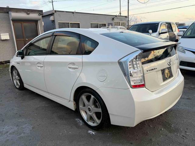 プリウス S ETC ナビ TV アルミホイール オートライト CVT スマートキー 電動格納ミラー 盗難防止システム Bluetooth 衝突安全ボディ ABS ESC エアコン パワーステアリング(17枚目)