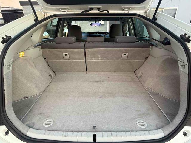 プリウス S ETC ナビ TV アルミホイール オートライト CVT スマートキー 電動格納ミラー 盗難防止システム Bluetooth 衝突安全ボディ ABS ESC エアコン パワーステアリング(19枚目)