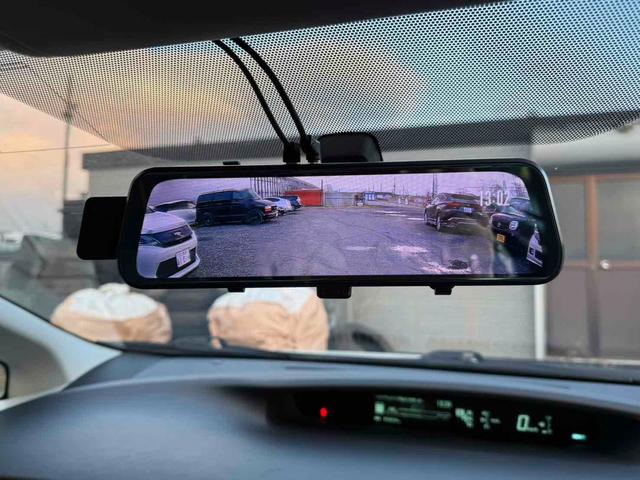 プリウス S ETC ナビ TV アルミホイール オートライト CVT スマートキー 電動格納ミラー 盗難防止システム Bluetooth 衝突安全ボディ ABS ESC エアコン パワーステアリング(21枚目)