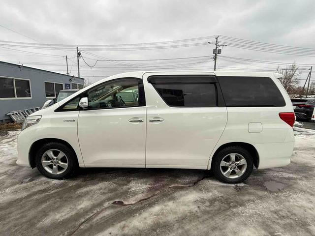 アルファードハイブリッド Ｇ　４ＷＤ　バックカメラ　ナビ　ＴＶ　クリアランスソナー　オートクルーズコントロール　両側電動スライドドア　ＨＩＤ　スマートキー　電動格納ミラー　３列シート　パワーシート　ＣＶＴ　アルミホイール（17枚目）