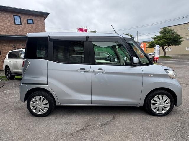 デイズルークス Ｘ　純正ナビ　全周囲カメラ　電動ドア　シートヒーター　寒冷地仕様　禁煙車　サーキュレーター　スマートキー　オートエアコン　Ｂｌｕｅｔｏｏｔｈ　フルセグ　１４インチＡＷ　アイドリングストップ（8枚目）