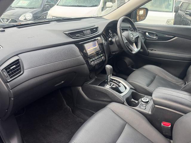 エクストレイル 20X ワンオーナー 全方位カメラ 全席ヒートシーター ドラレコ ステアリングスイッチ オートヒーター 電動パワーバックドア ミラーウィンカー スタートボタン LEDヘッド フォグランプ 社外タイヤ(7枚目)