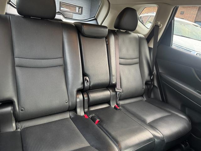 エクストレイル 20X ワンオーナー 全方位カメラ 全席ヒートシーター ドラレコ ステアリングスイッチ オートヒーター 電動パワーバックドア ミラーウィンカー スタートボタン LEDヘッド フォグランプ 社外タイヤ(11枚目)