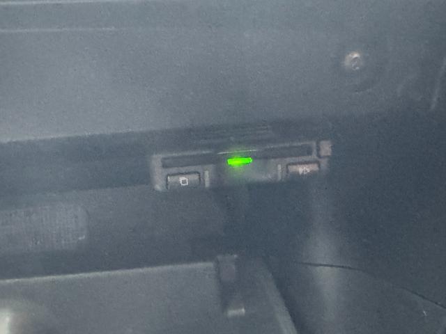 エクストレイル 20X ワンオーナー 全方位カメラ 全席ヒートシーター ドラレコ ステアリングスイッチ オートヒーター 電動パワーバックドア ミラーウィンカー スタートボタン LEDヘッド フォグランプ 社外タイヤ(27枚目)