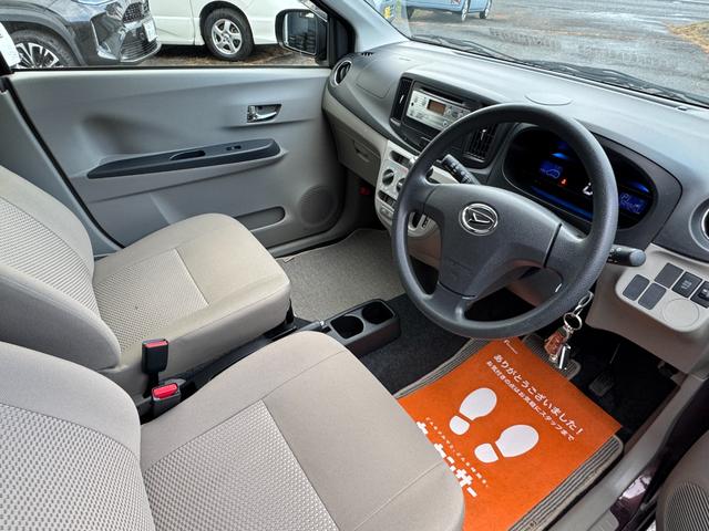 ミライース Ｘｆ　メモリアルエディション　４ＷＤ　ワンオーナー　　アイドリングストップ　マニュアルエアコン　スタットレス　社外タイヤ（3枚目）